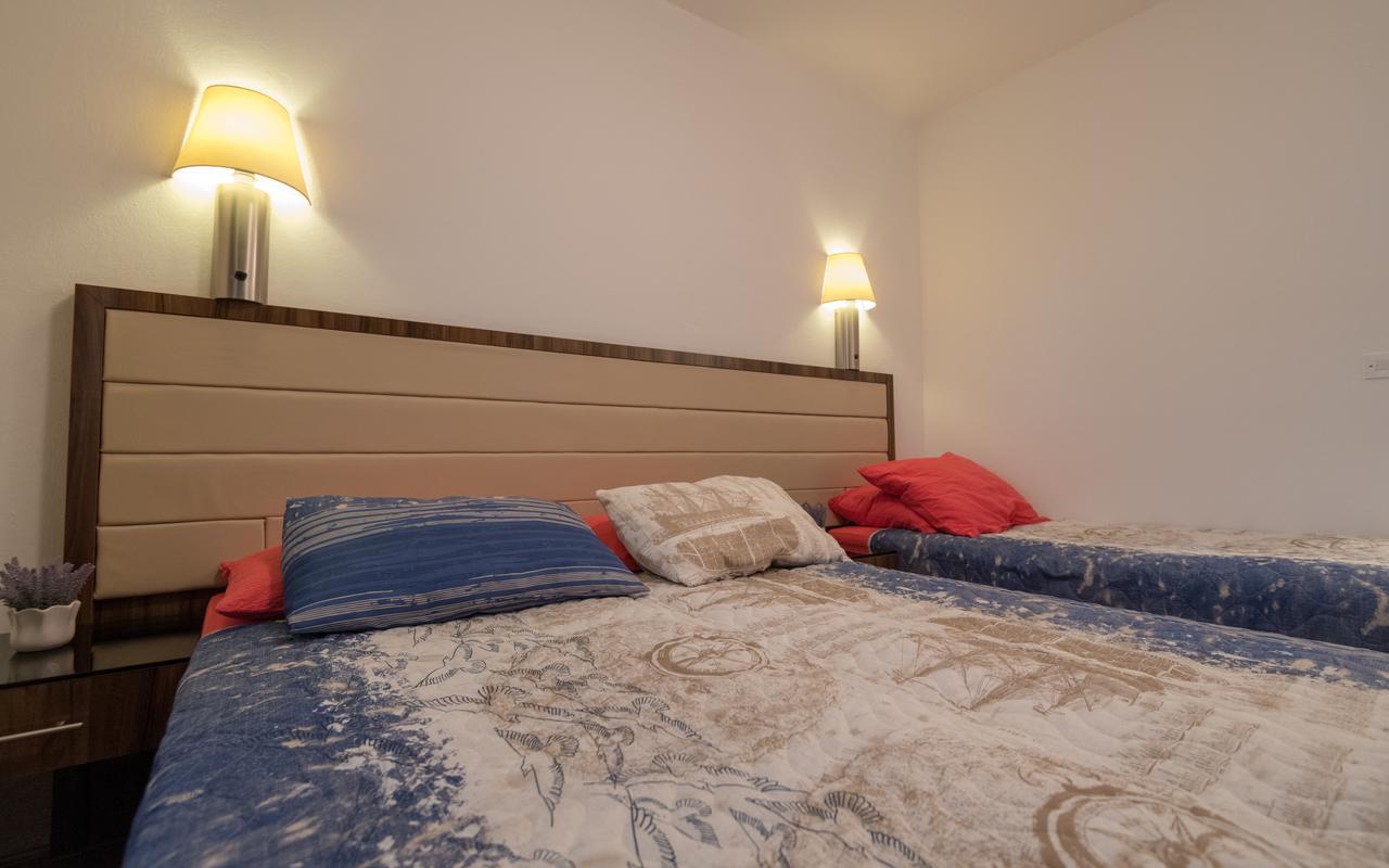 Apartments Villa Kresic 네움 외부 사진