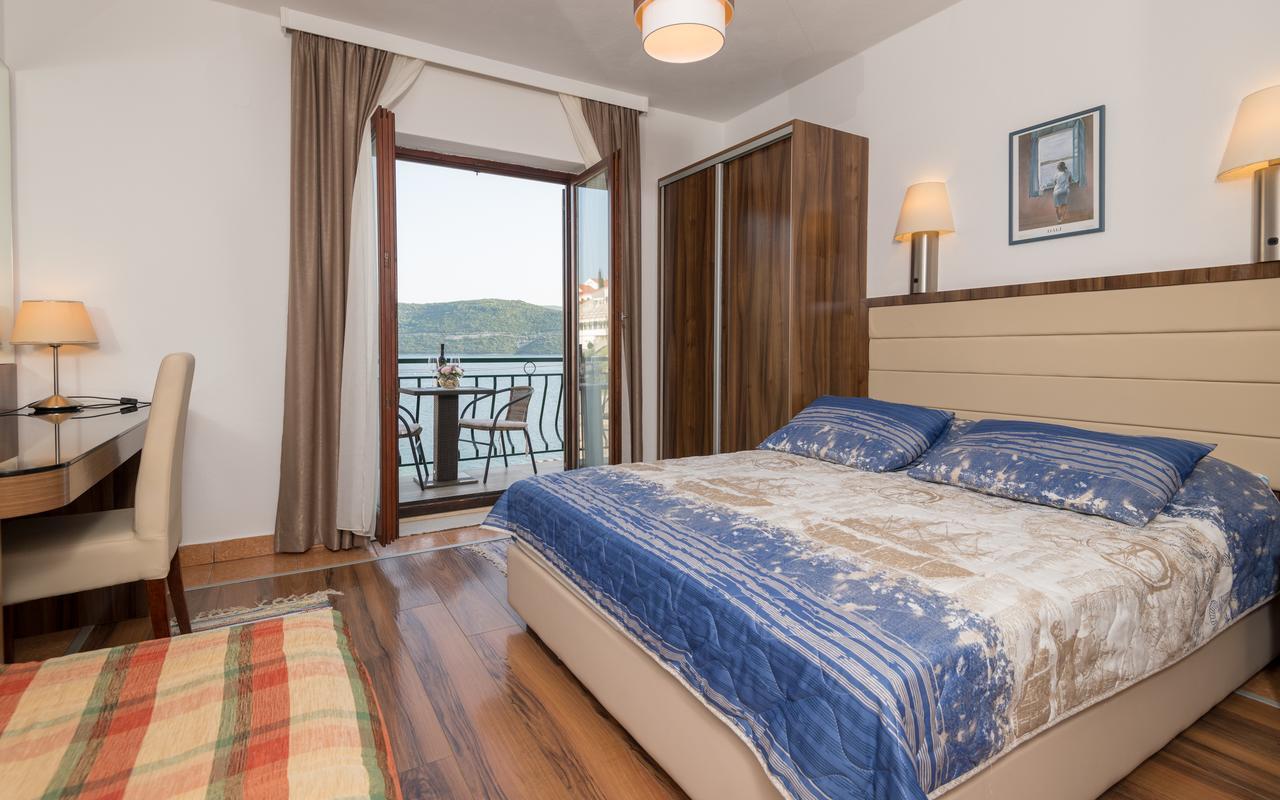 Apartments Villa Kresic 네움 외부 사진