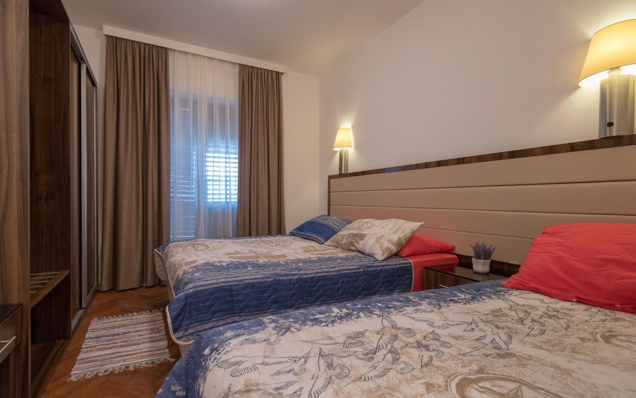Apartments Villa Kresic 네움 외부 사진
